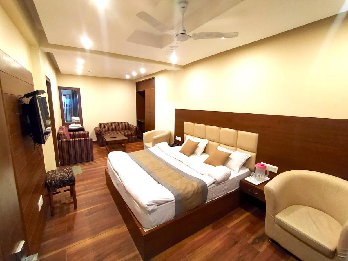 Hotel Samrat, Mussoorie Exteriér fotografie